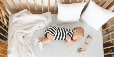 Wspólny pokój – jak urządzić mały pokój dla rodziców i dziecka?