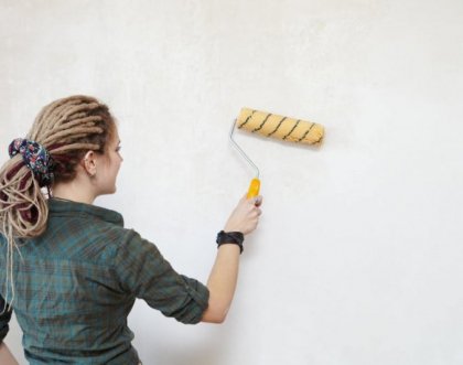 Jak obniżyć koszty malowania ścian? 4 sztuczki, które ograniczą cenę malowania